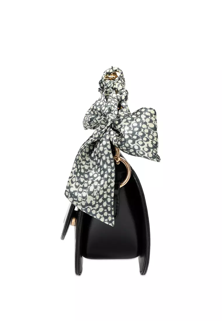 Women's Chain Shoulder Bag / Sling Bag / Crossbody Bag - Black