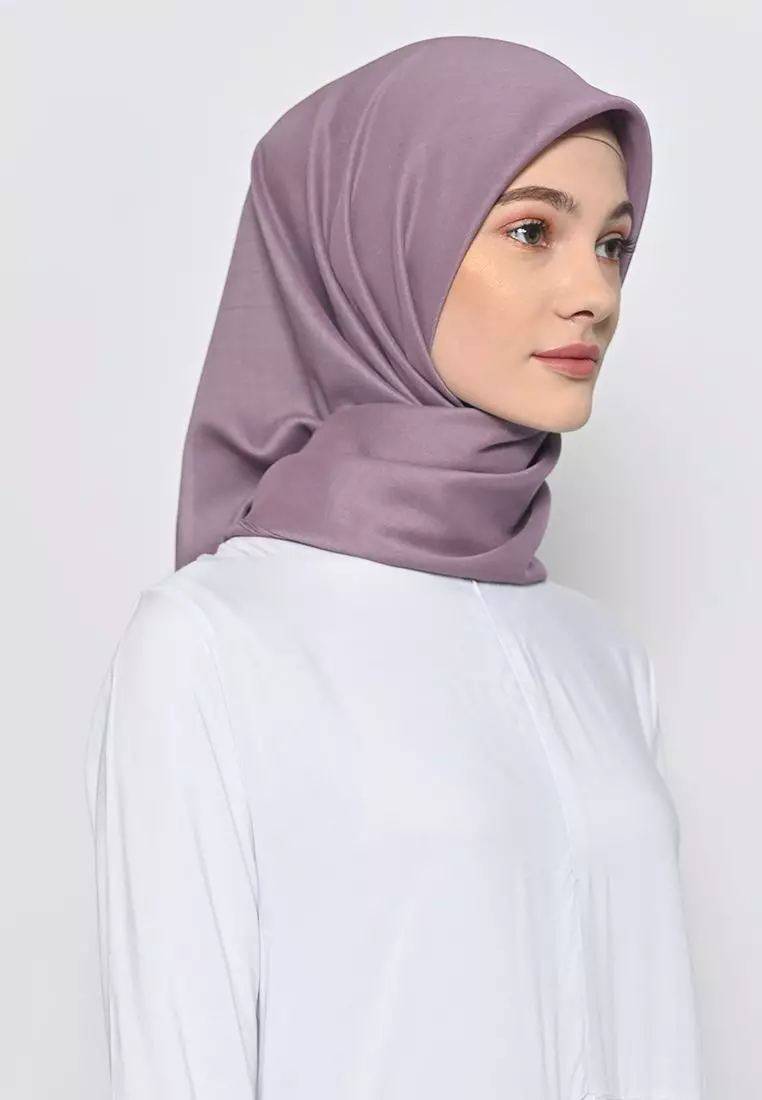 Hijab Segi Empat Voal Lily Jahit Tepi Dusty Purple
