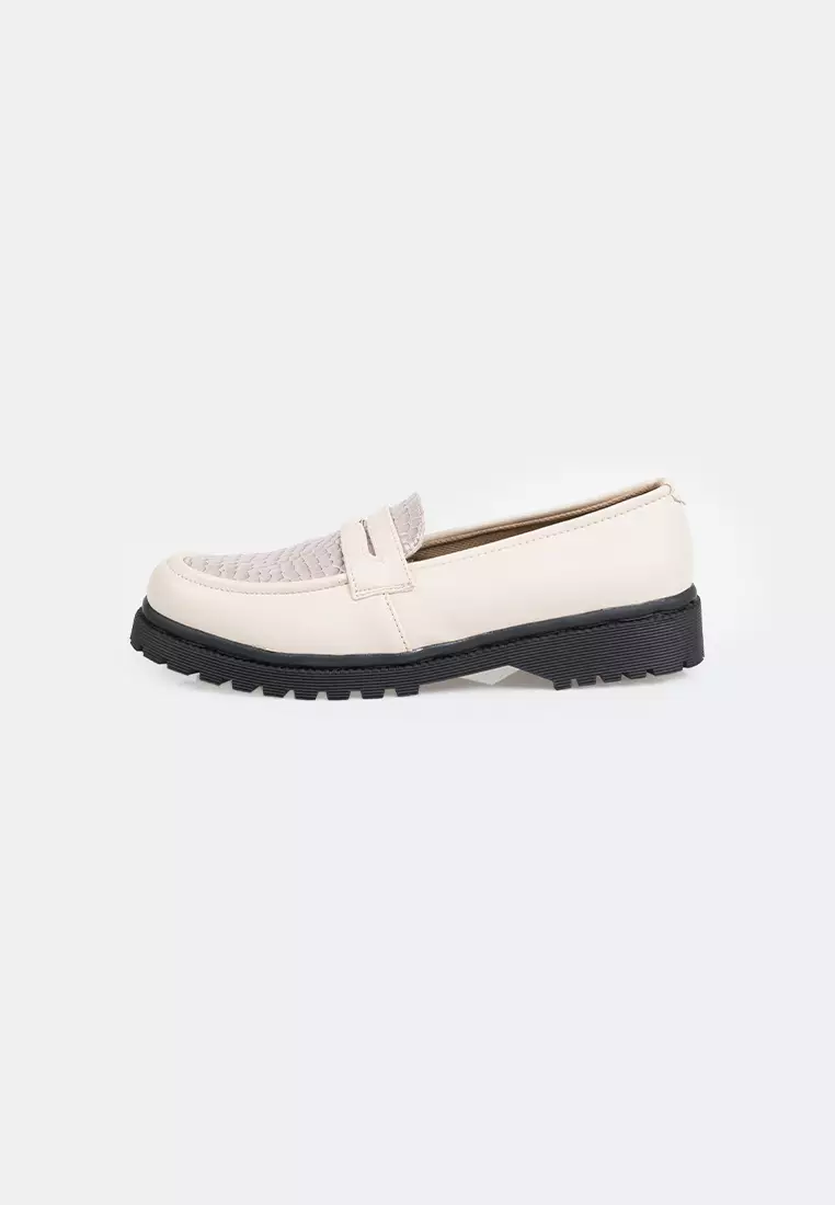 SEIS Vega Sepatu Docmart Wanita / Loafer - CREAM