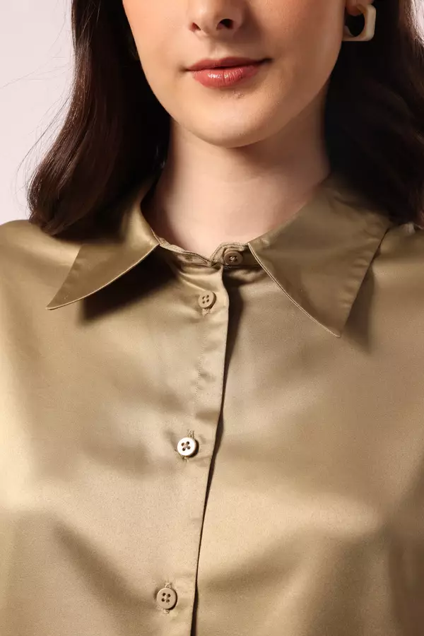 MINIMAL - Nourra - Kemeja Satin Relaxed Fit - Khaky Colour Khaky_Dark