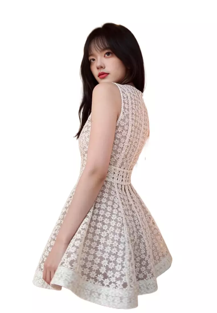 小雛菊蕾絲無袖收腰A字短連衣裙 CA26022436
