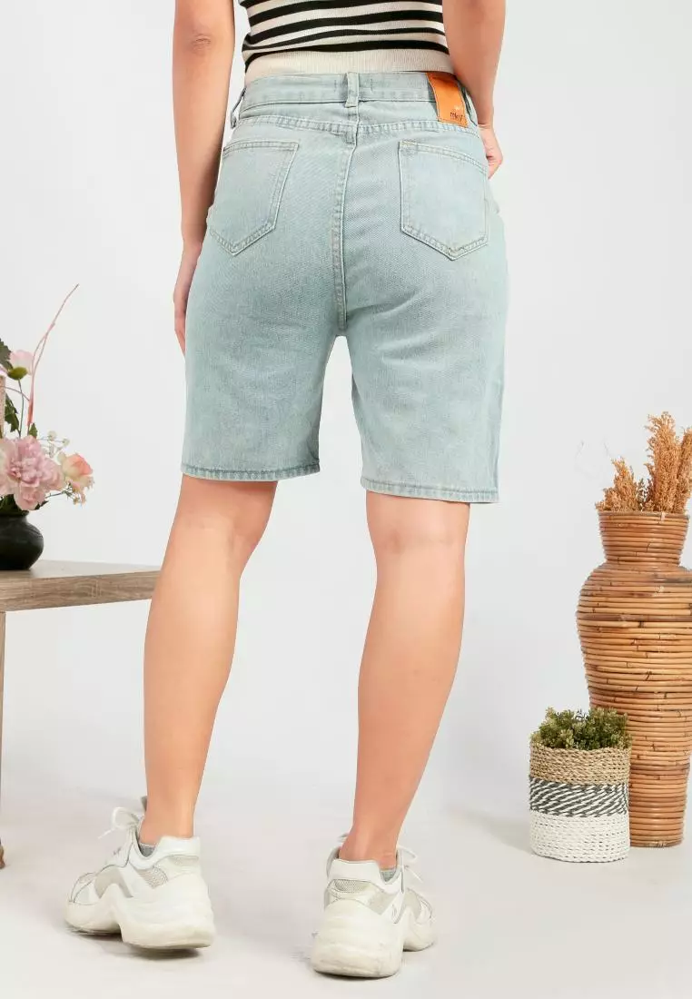 Jade Biker Short Jeans in Light Blue