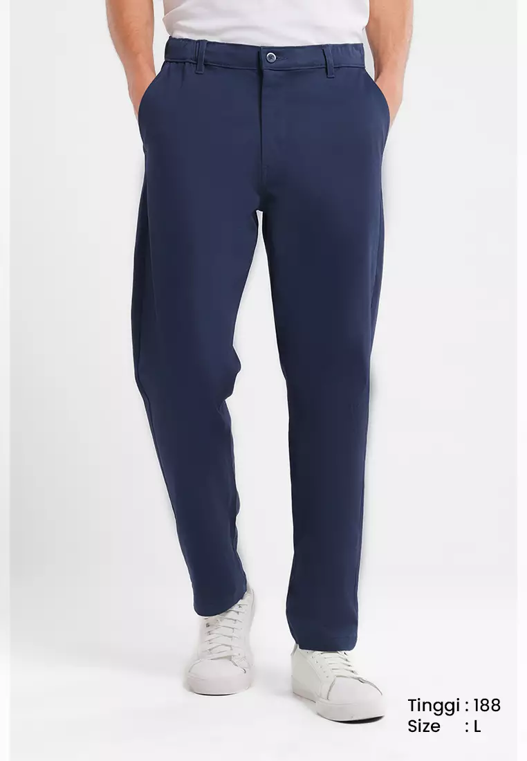 MANZONE - Celana Panjang Pria Bowzee 04 Relaxed Fit - Navy Warna Navy