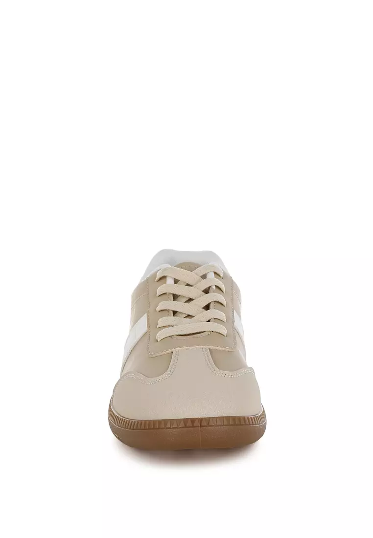 Classic Lace-Up Flatform Sneaker In Beige