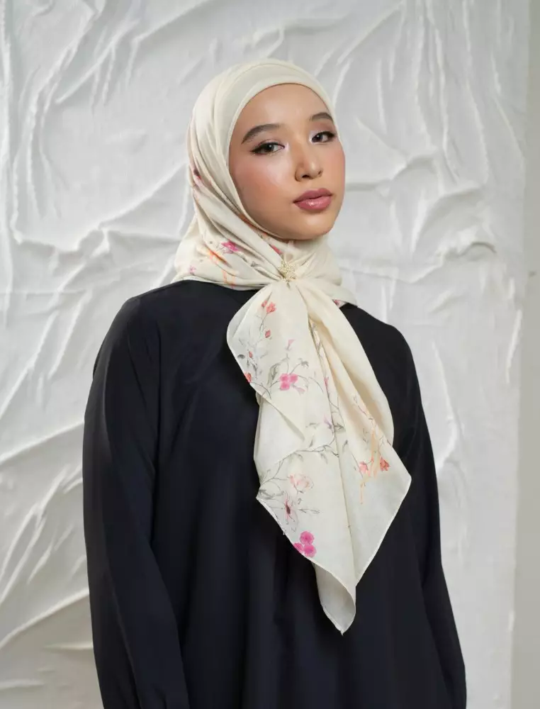 FLEUR Scarf Yellow - Kerudung Hijab Segiempat Motif With BOX - Bahan Nesla - Ukuran 115x115