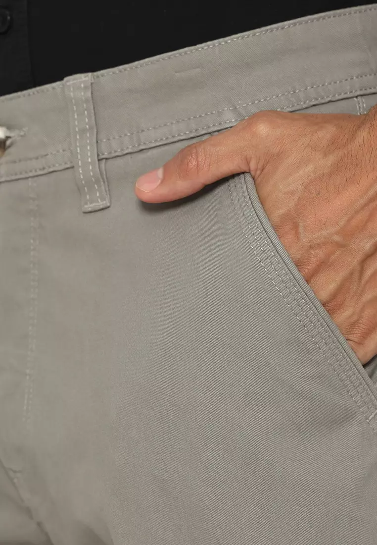POLICE Celana Chino Panjang Cotton Premium Light Grey Regular Fit Pria