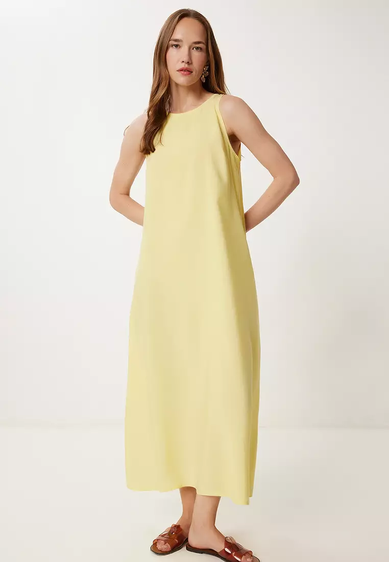 Women's Yellow Sleeveless Basic Summer Woven Dress Mc00302
