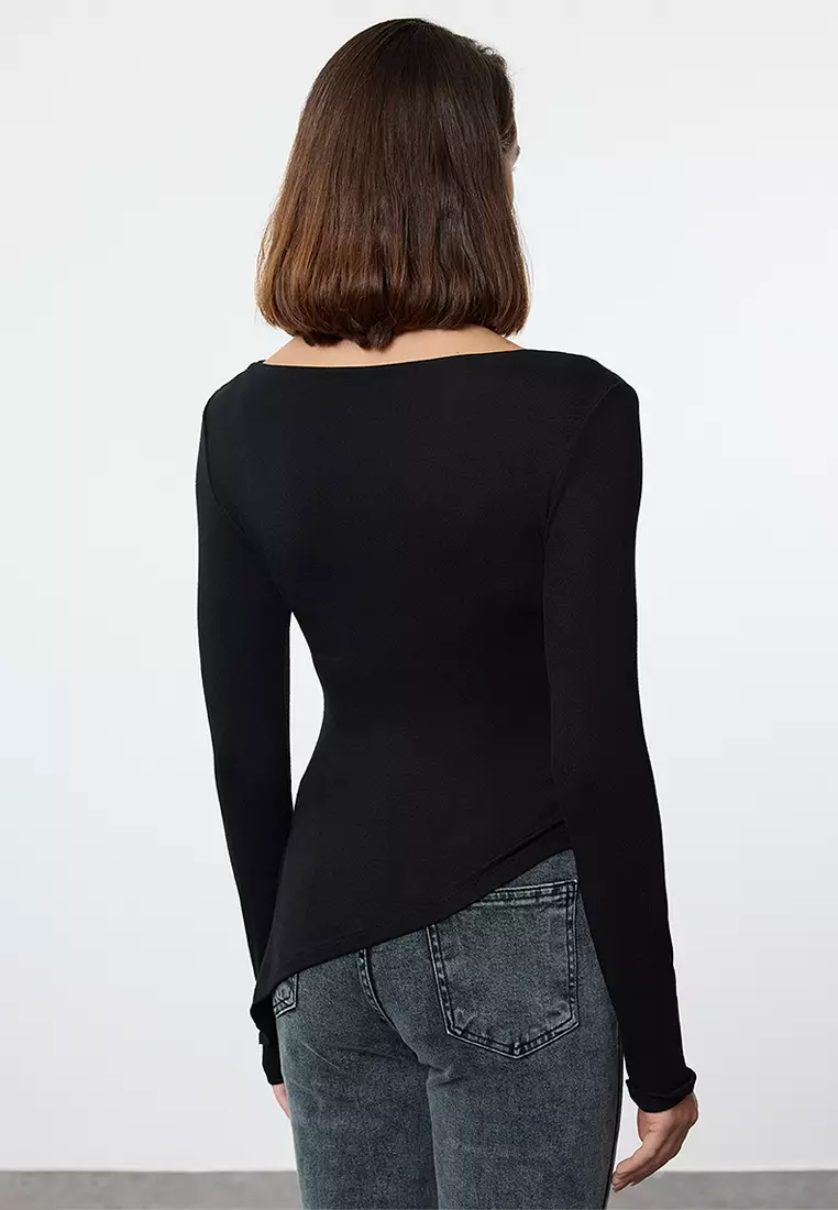 Asymmetric Flexible Knitted Blouse