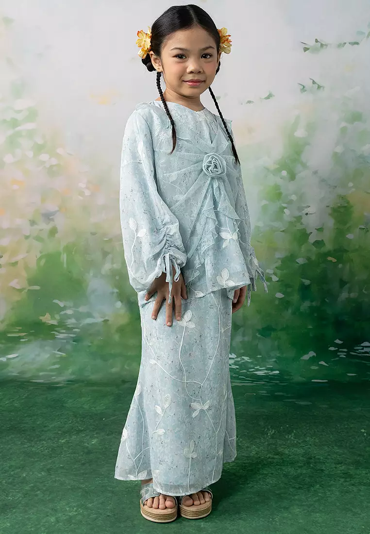 Rosé Embroidered Kurung with Lace Set