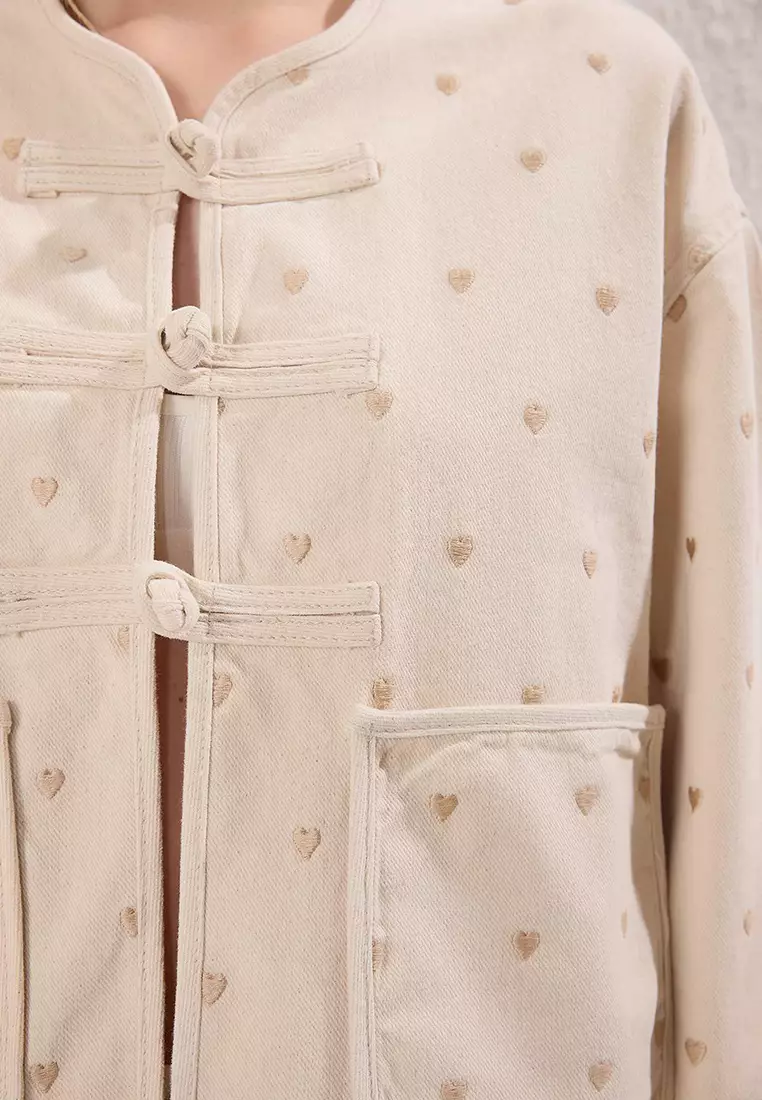 Ecru Heart Embroidered Pocket Detailed Denim Jacket TWOSS25CE00049