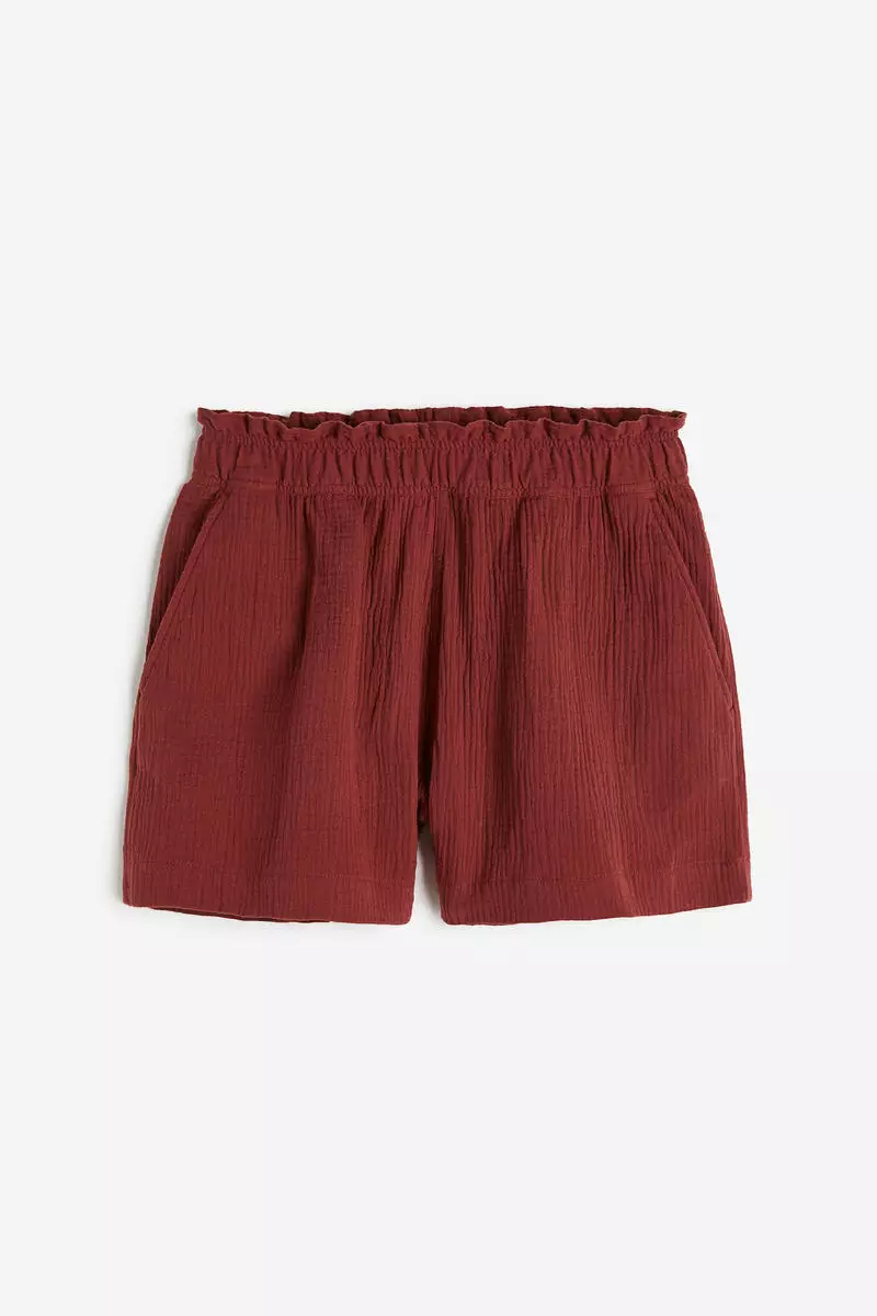 Red shorts h&m store