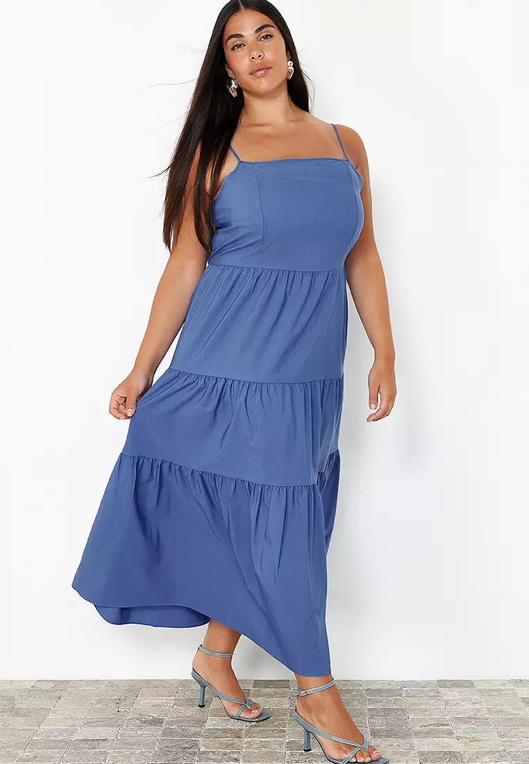 Plus Size Sleeveless Midi Dress