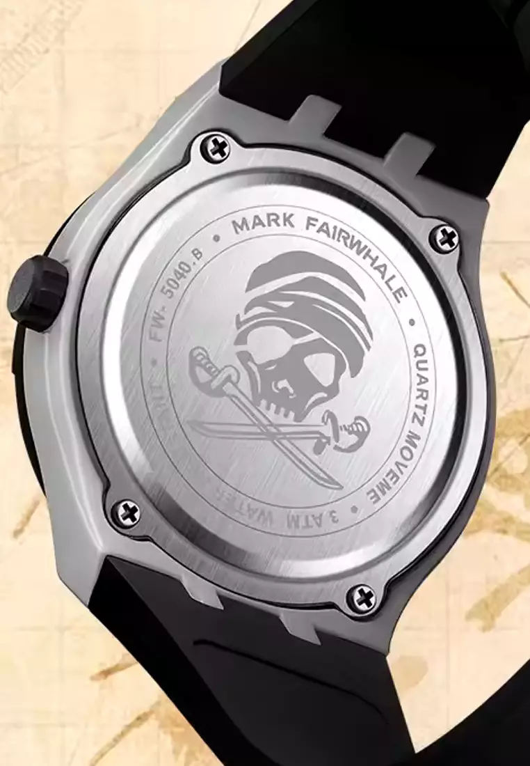 Unisex Rotating Pirate Skull Quartz Watch, Black Rubber Strap