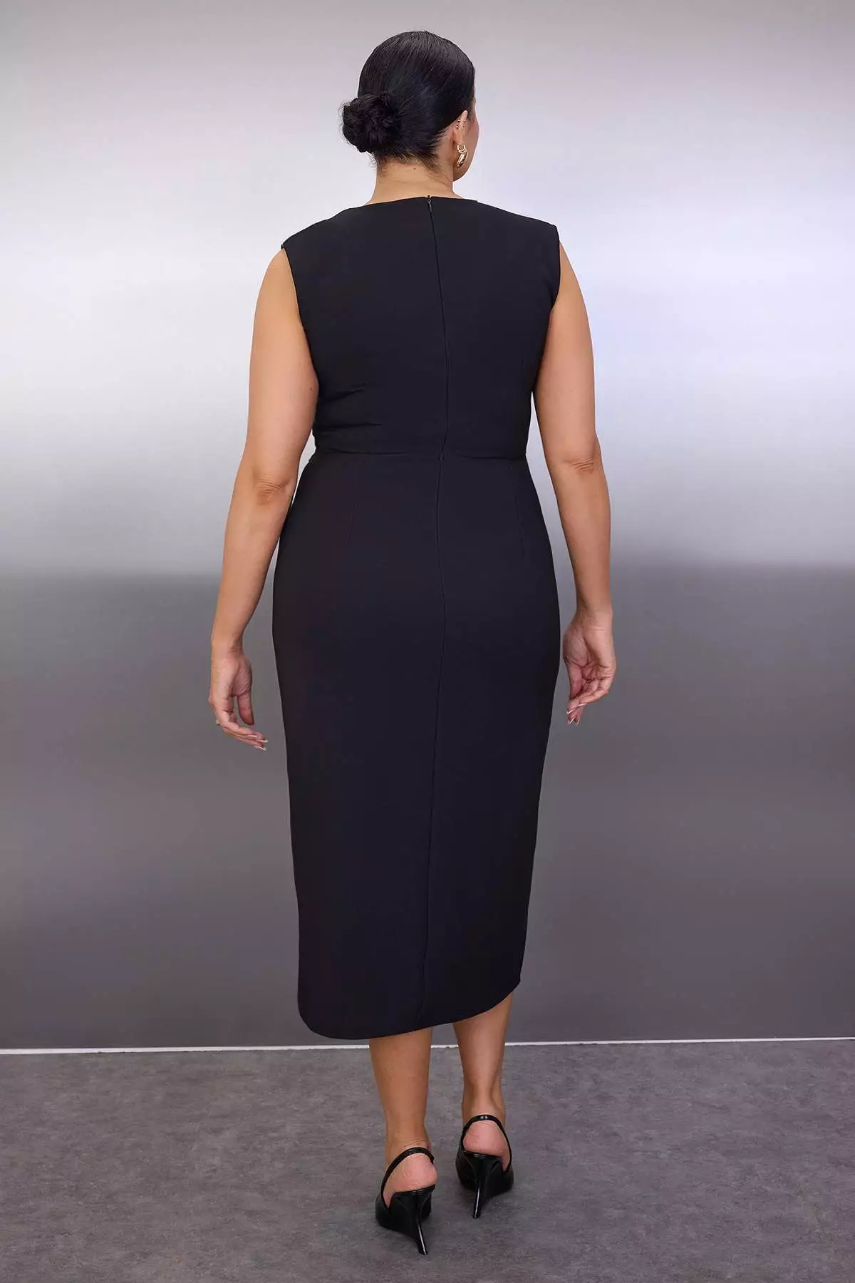 Special Collection Black Belted Accessory Detailed Midi Woven Dress Tbbaw26Ah00094