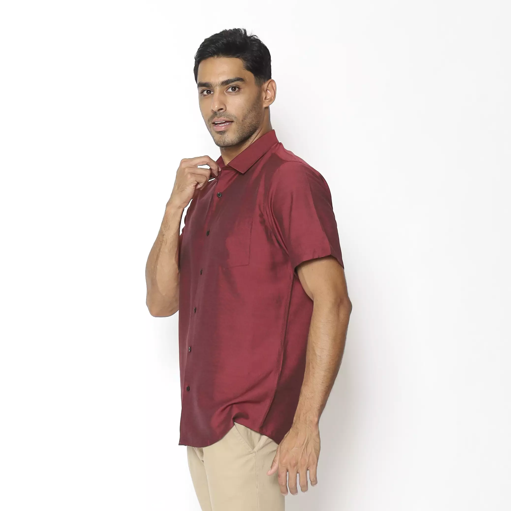 MAGINOT Kemeja Pria Basic Stripe Pendek MAROON
