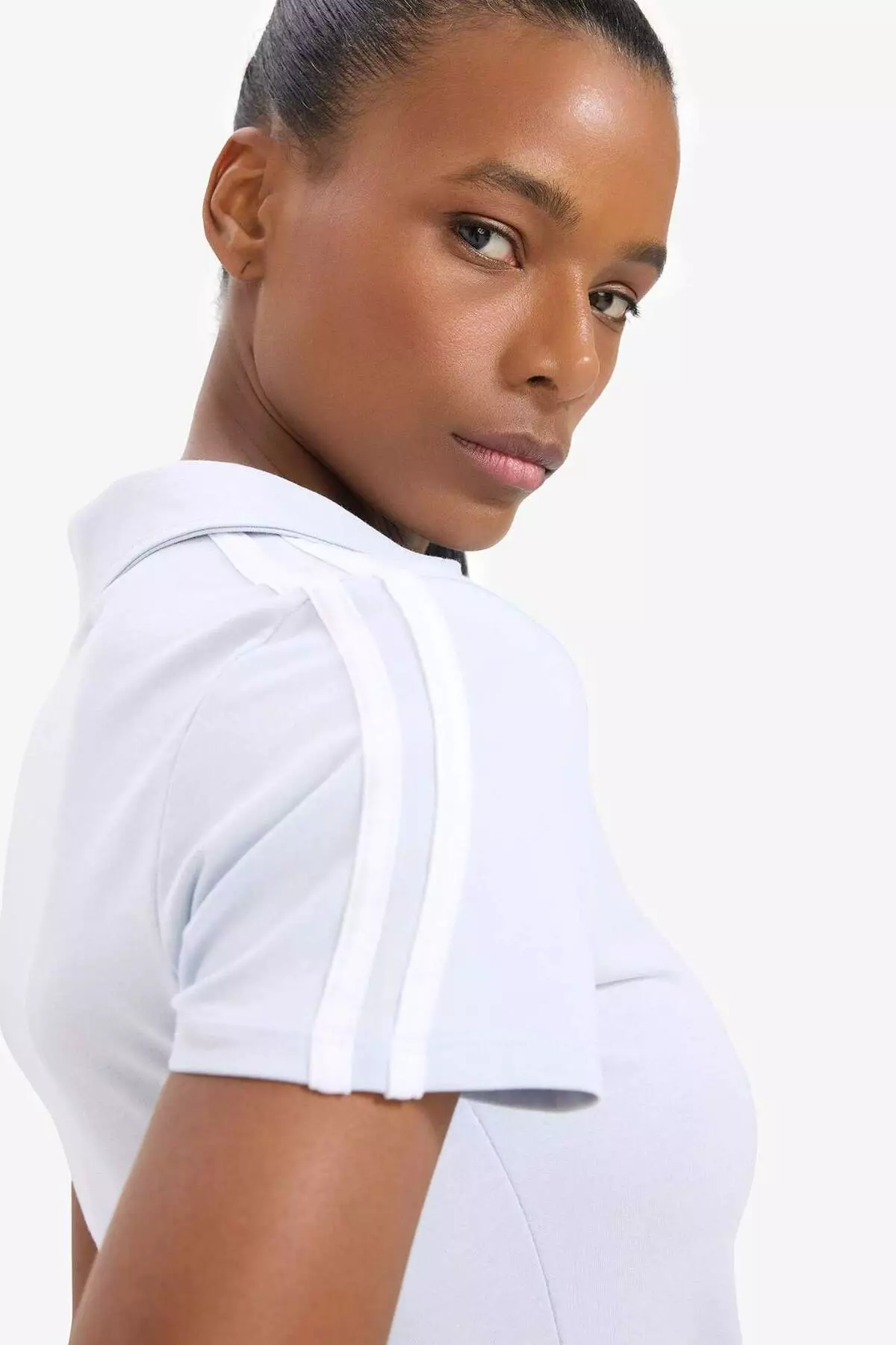 Defactofit 修身緊身中領印花運動短袖T恤 D9299Ax25Sp