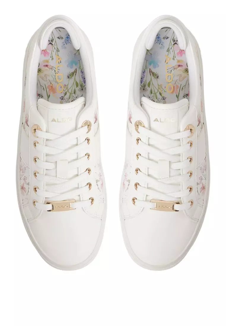 Brynlee Sneakers
