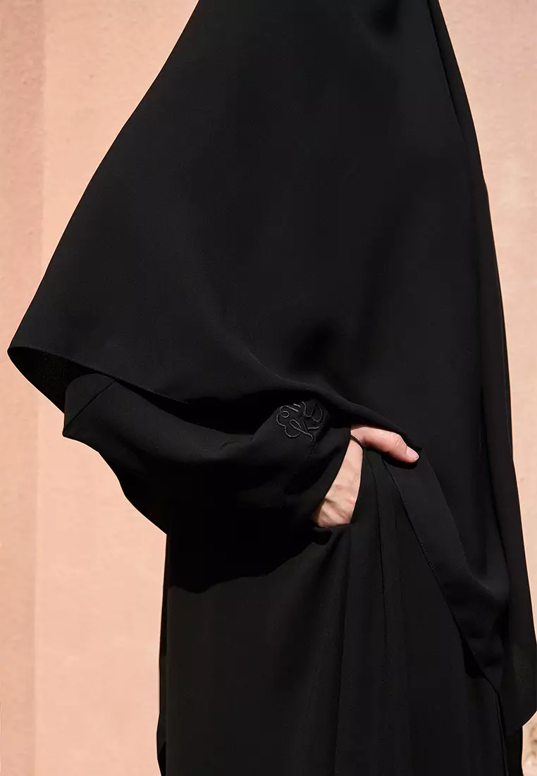 Kami Akifa Plain Abaya Black