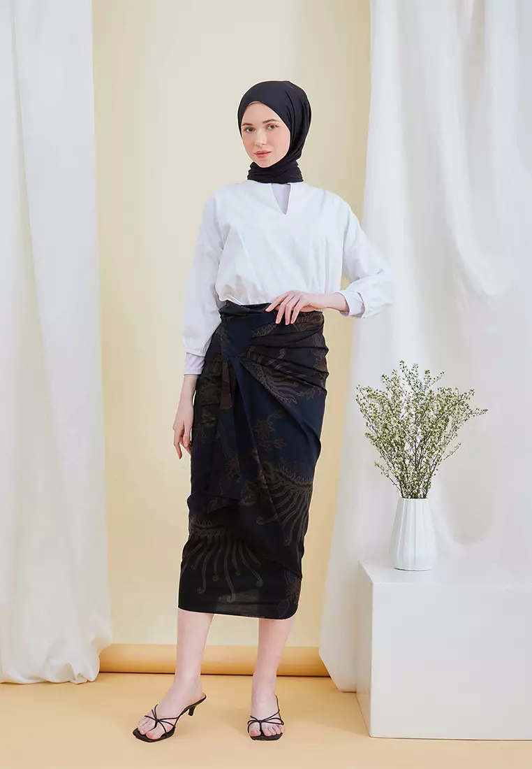 Enzy Batik Rok Lilit Ruffler Senapati - Black