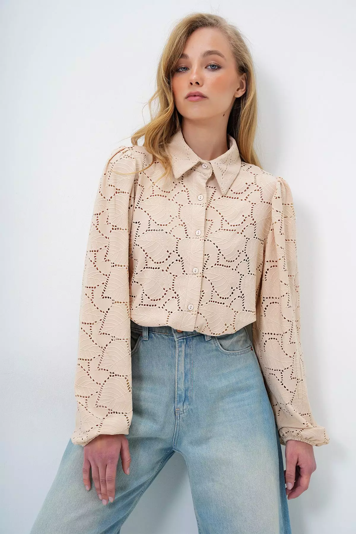 Long Sleeves Lace Shirt