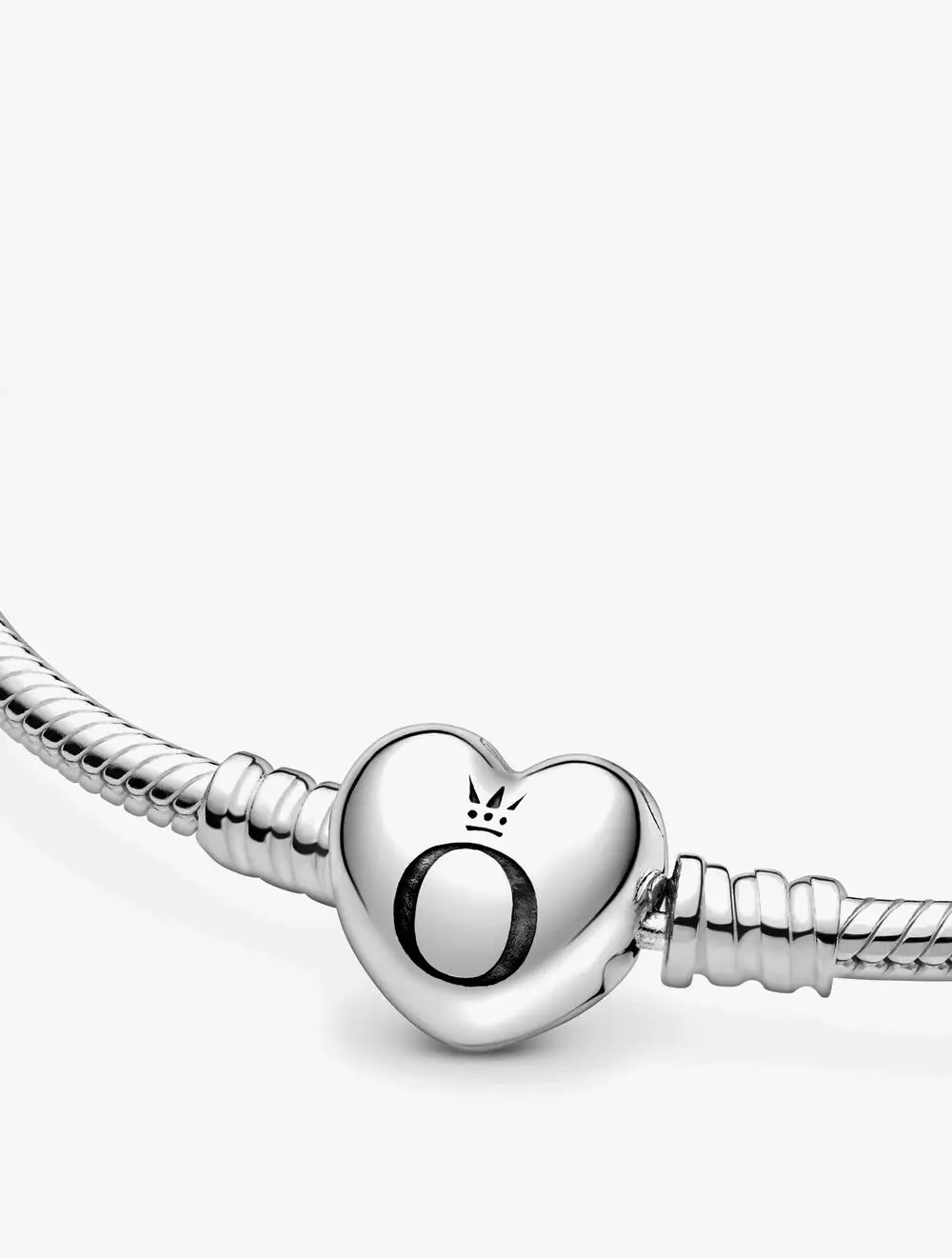 Silver bracelet with heart-shaped clasp