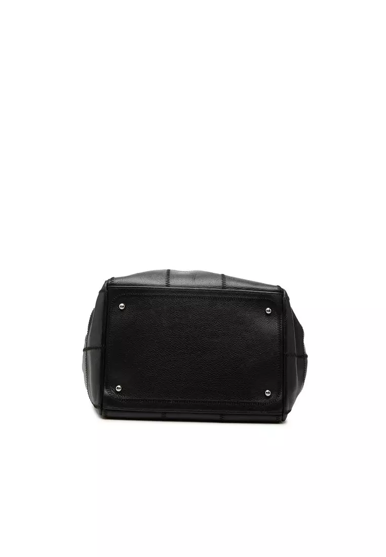 Pre-Loved Chanel Chocolate Bar Stitched Caviar Handbag