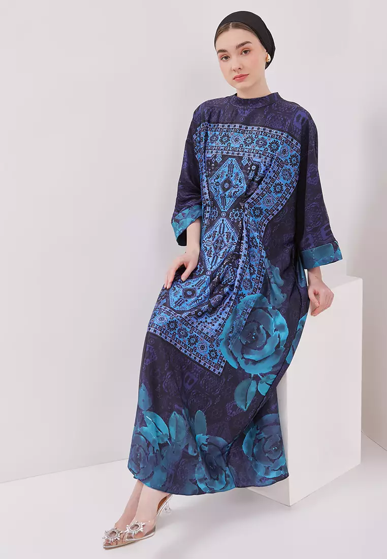 Kamilaa by Itang Yunasz Kaftan Seraya Navy