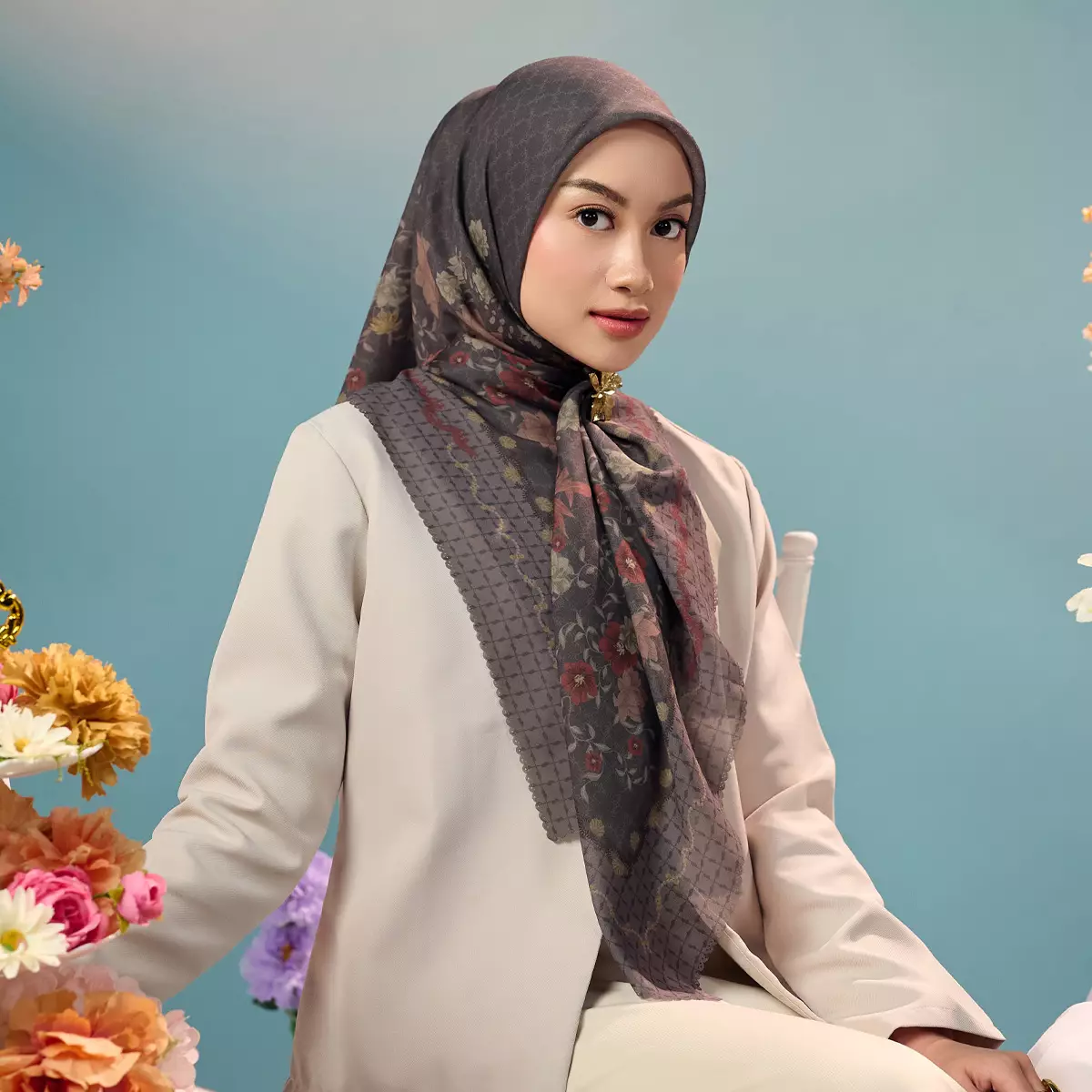 [INCLUDE HARD BOX] ZM Zaskia Mecca - Scarf Bunga Pertiwi Edisi Cut Nyak Dien Mocca | Material Voal Alaska Premium | Hijab Motif Segi Empat
