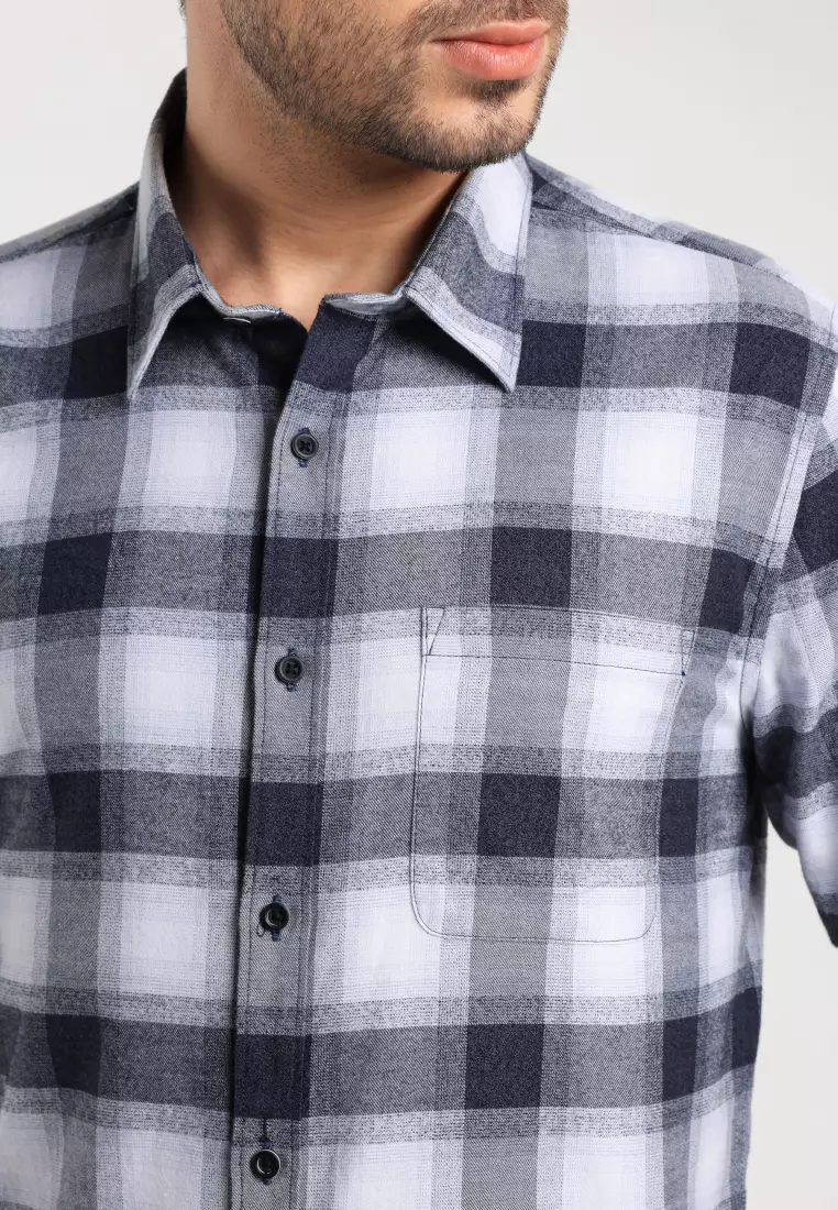 MOC - Kemeja Kotak-kotak Pria Lengan Panjang Barder - Black