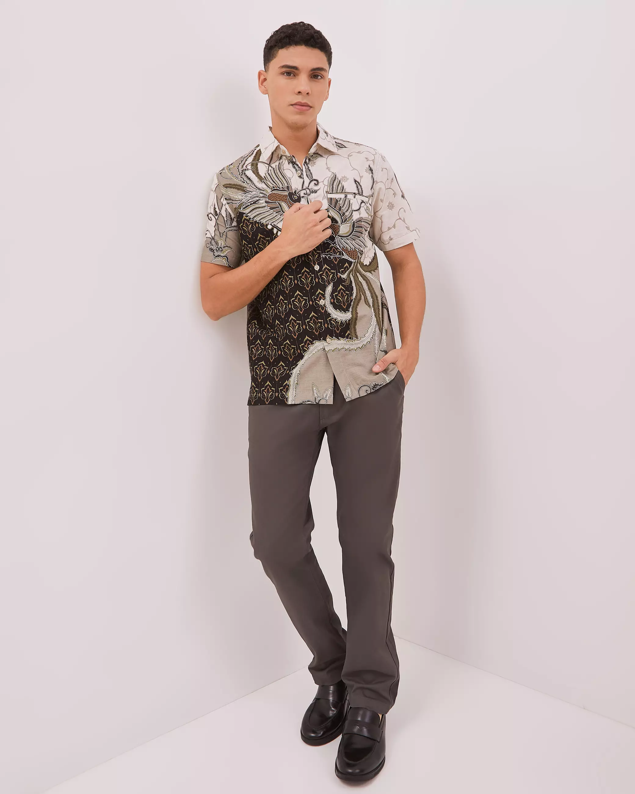 AMK Kemeja Batik Pria Lengan Pendek SHB Boelang Ss Olive