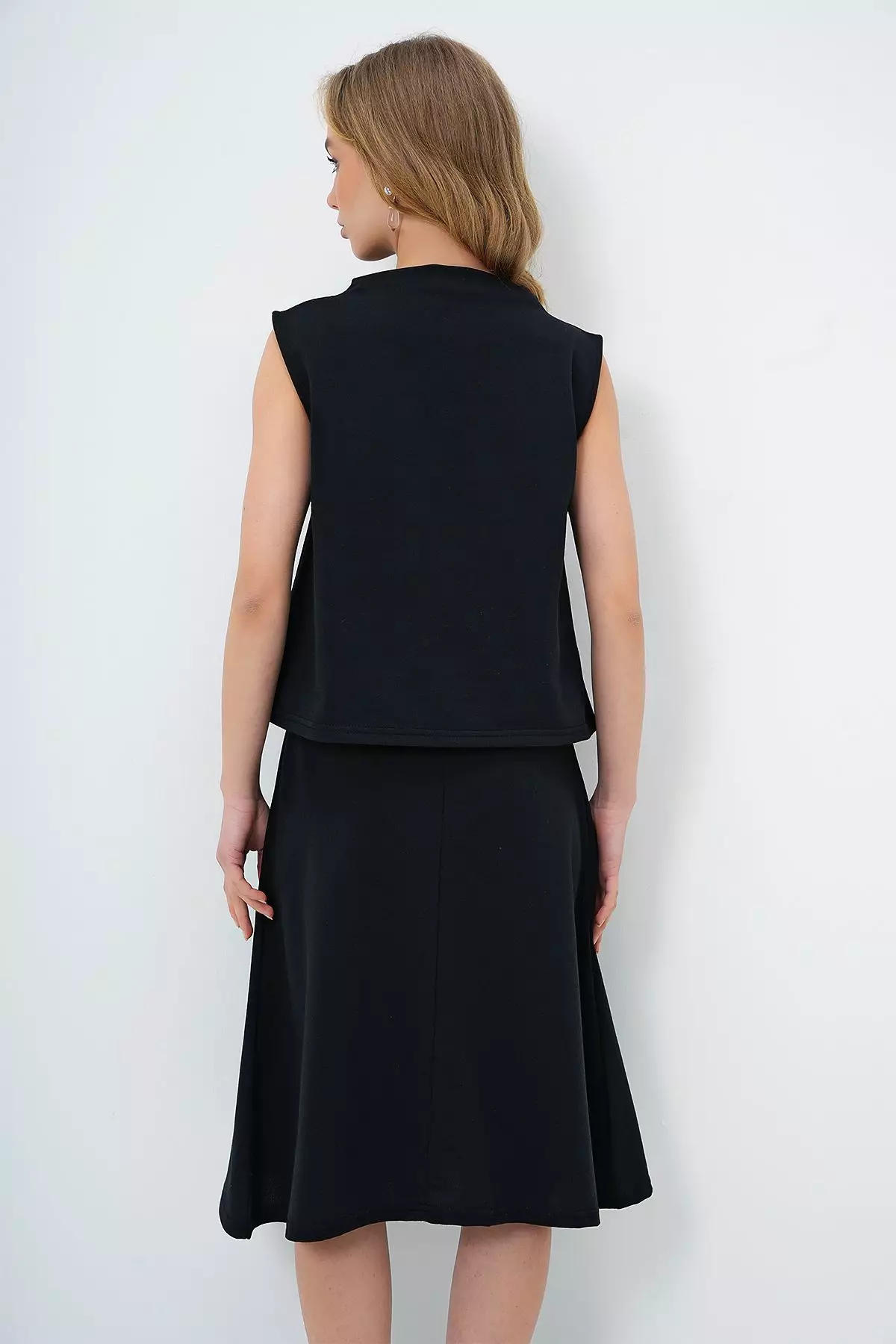 Women's Black Stand Collar Sleeveless Blouse Skirt Set