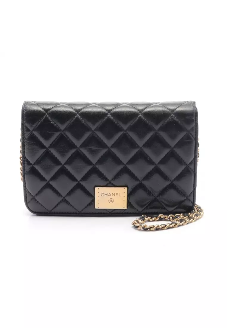 Chanel bag discount with metal plate