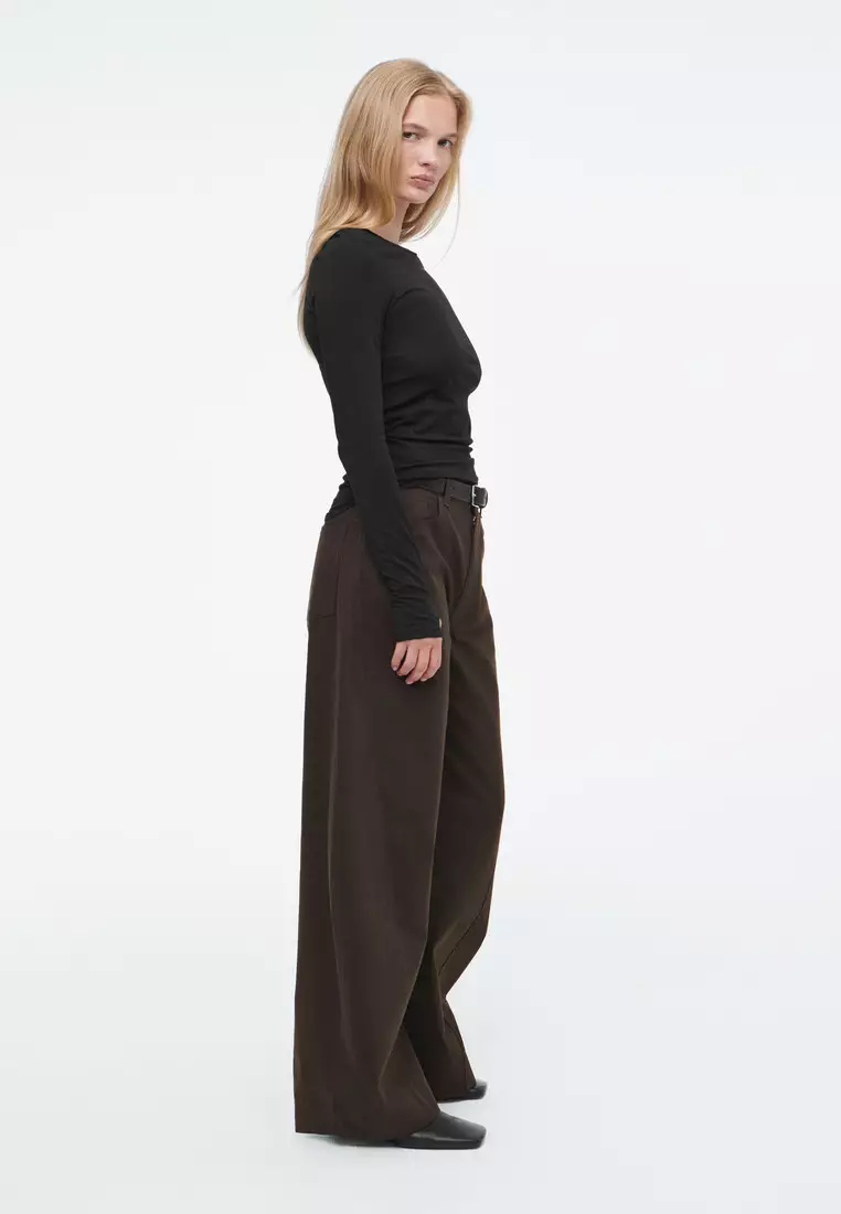 SLIM LIGHTWEIGHT LONG-SLEEVED TOP