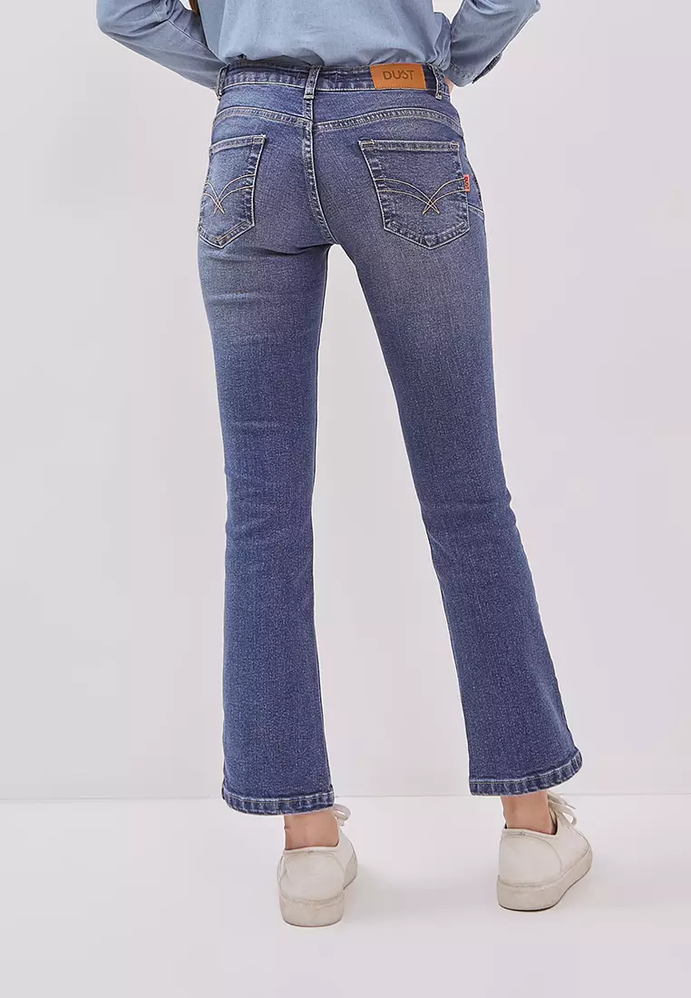 DUST Celana Mid Rise Bootcut Jeans Laira Medium Light Blue (D. 31307)