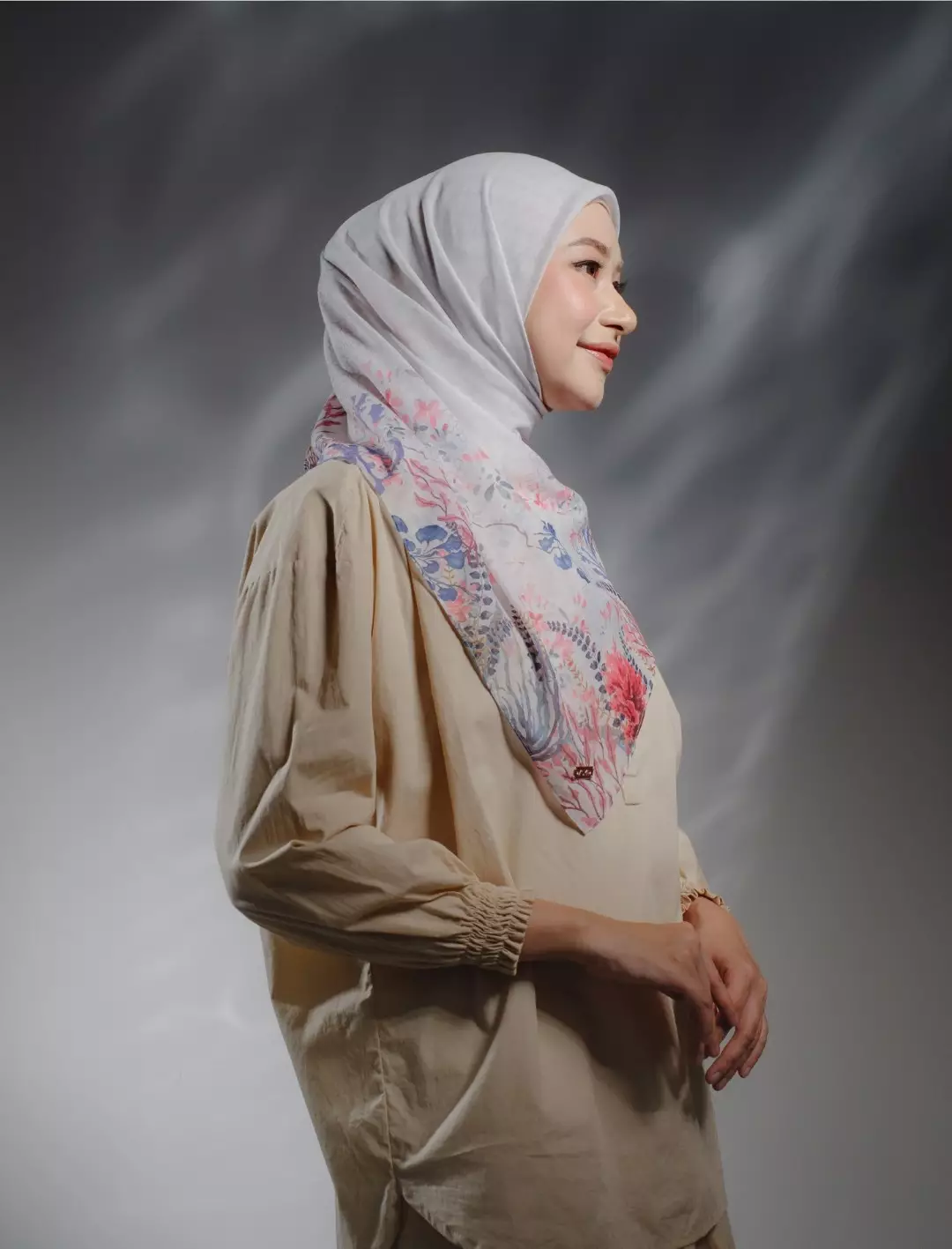 MARINA Scarf Offwhite - Kerudung Hijab Segiempat Motif With BOX - Bahan Voal Premium - Ukuran 115x115