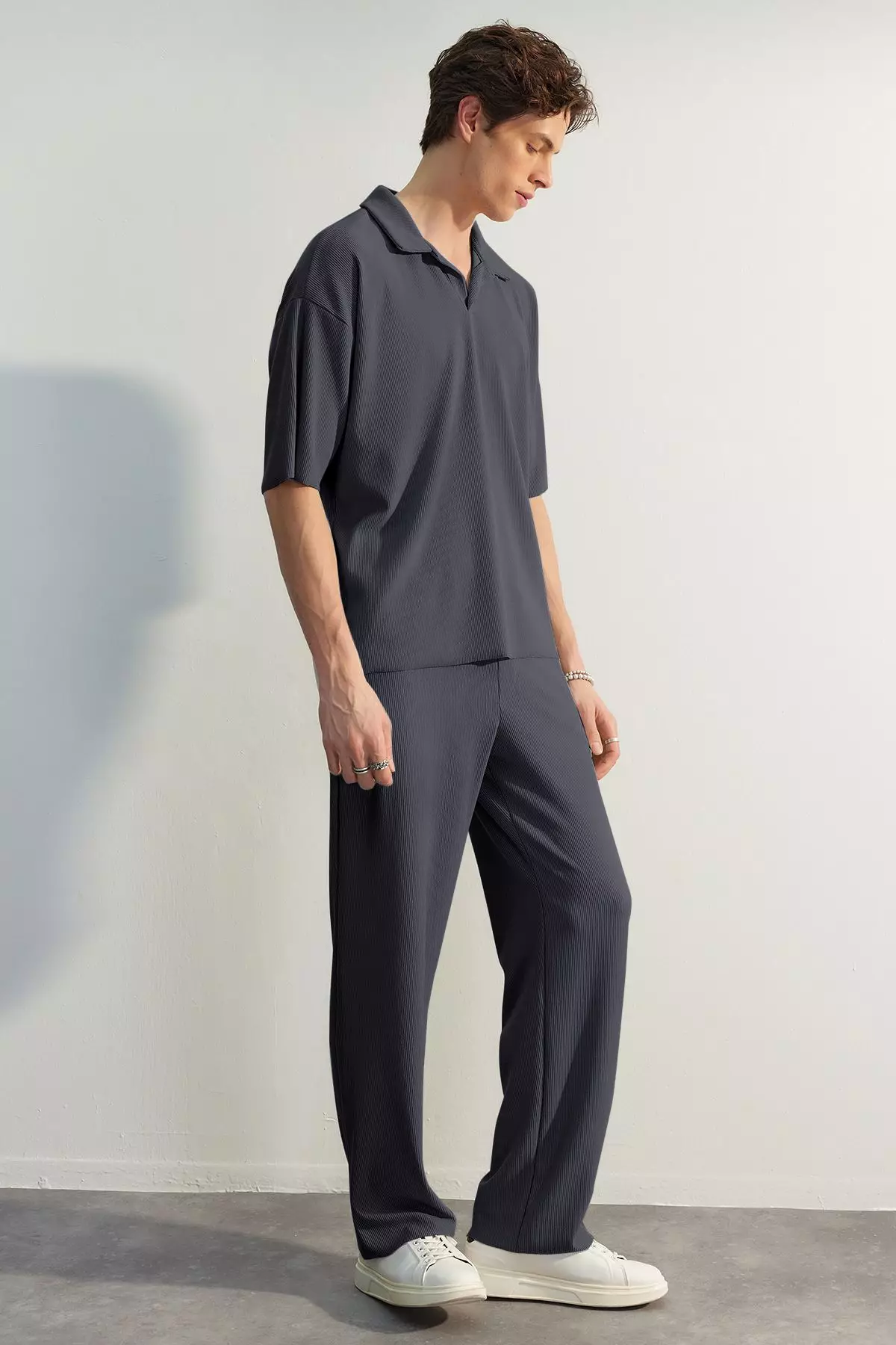 Limited Edition Smoke Oversize/Wide Textured Wrinkle-Free Ottoman Polo Neck T-Shirt TMNSS23PO00020