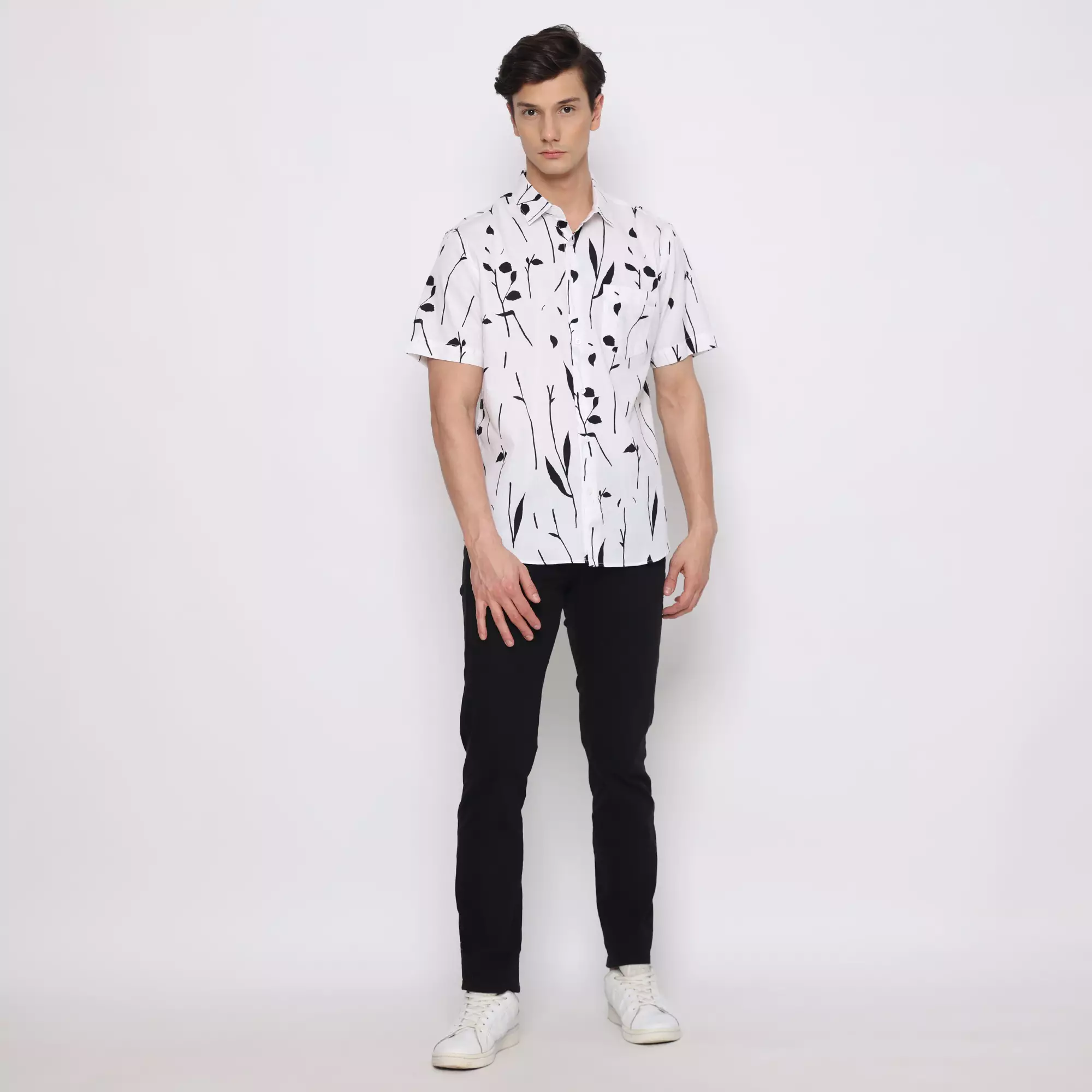 Platini Kemeja Motif Pria Lengan Pendek Katun Putih 132211