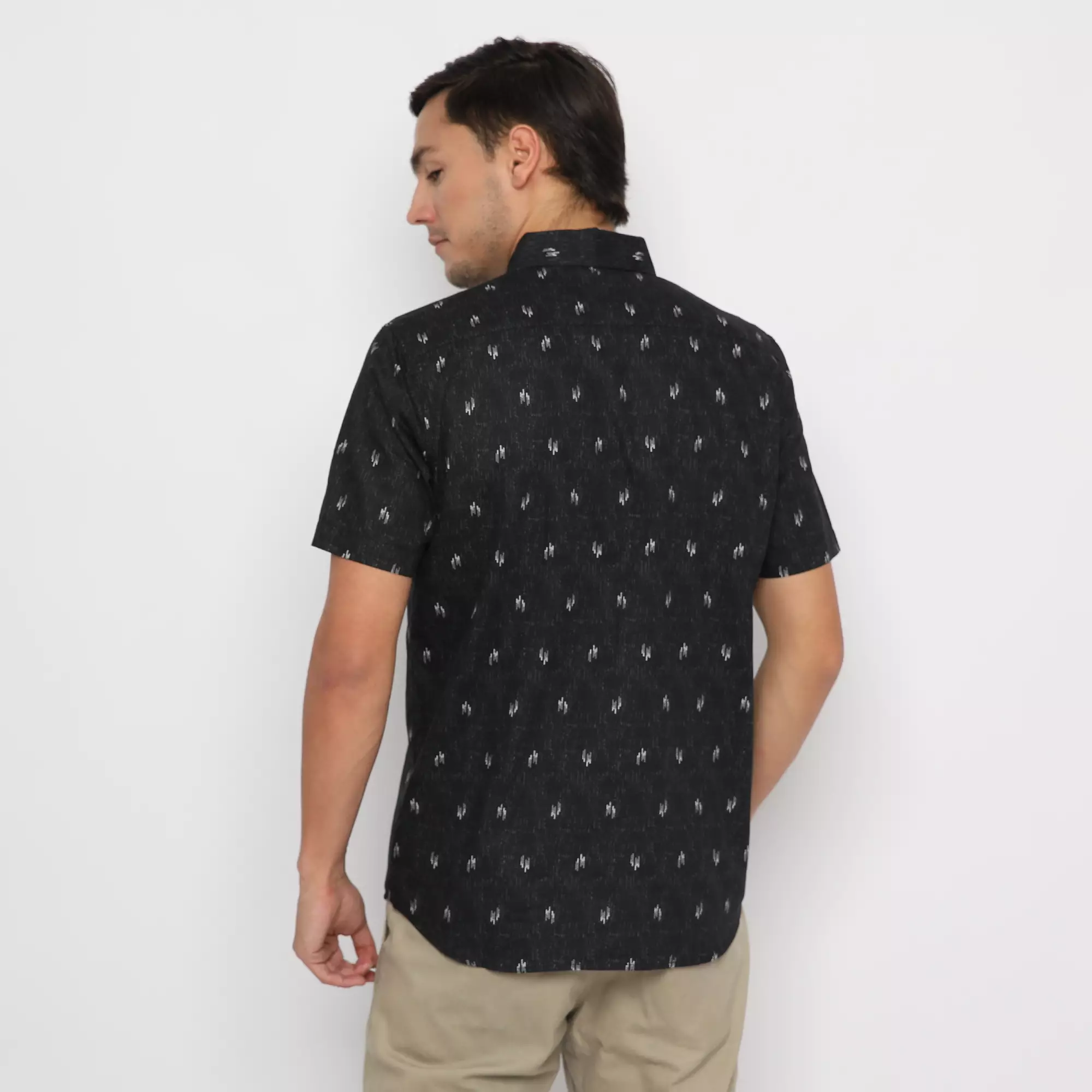 Platini Kemeja Print Pria Lengan Pendek Hitam 132138