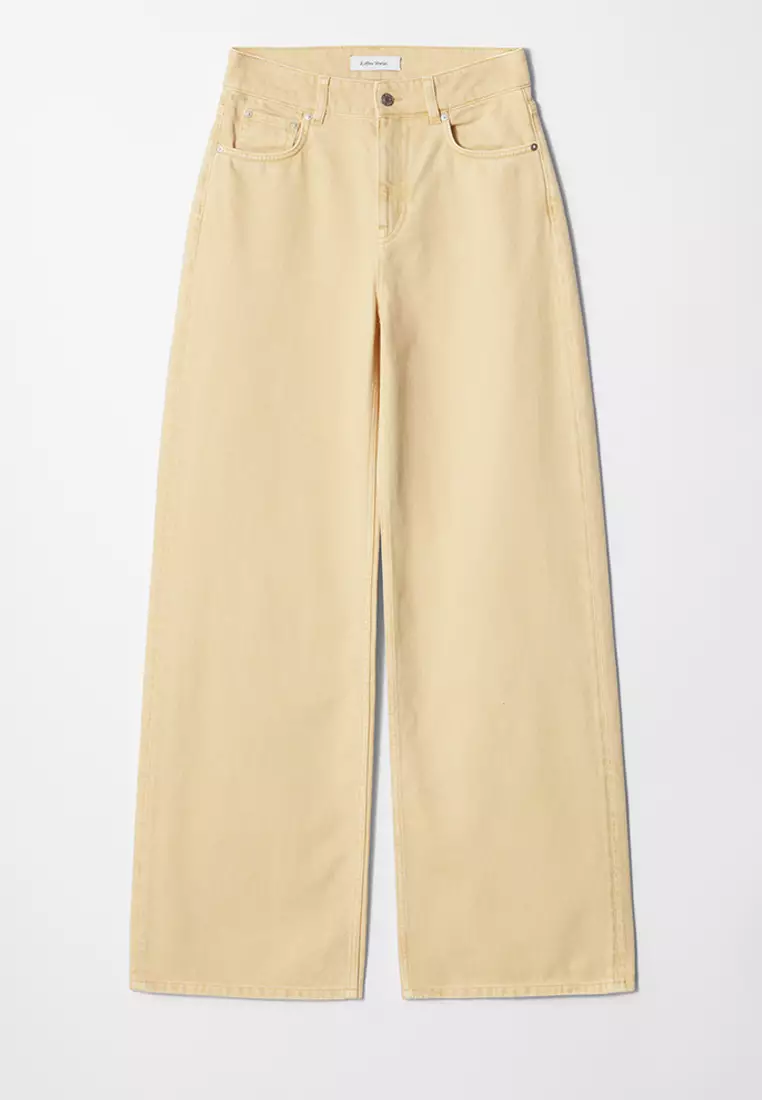 Relaxed Wide-Leg Jeans