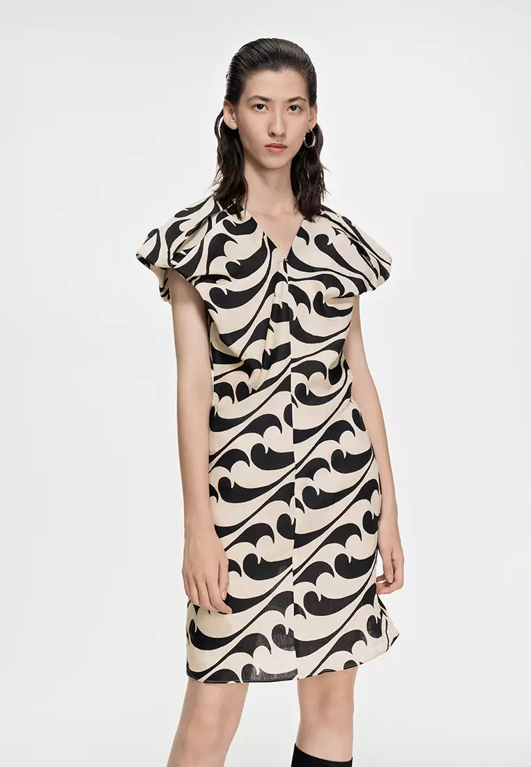 Eco-Friendly S-Line Fitted Avant-Garde Sleeveless Dress