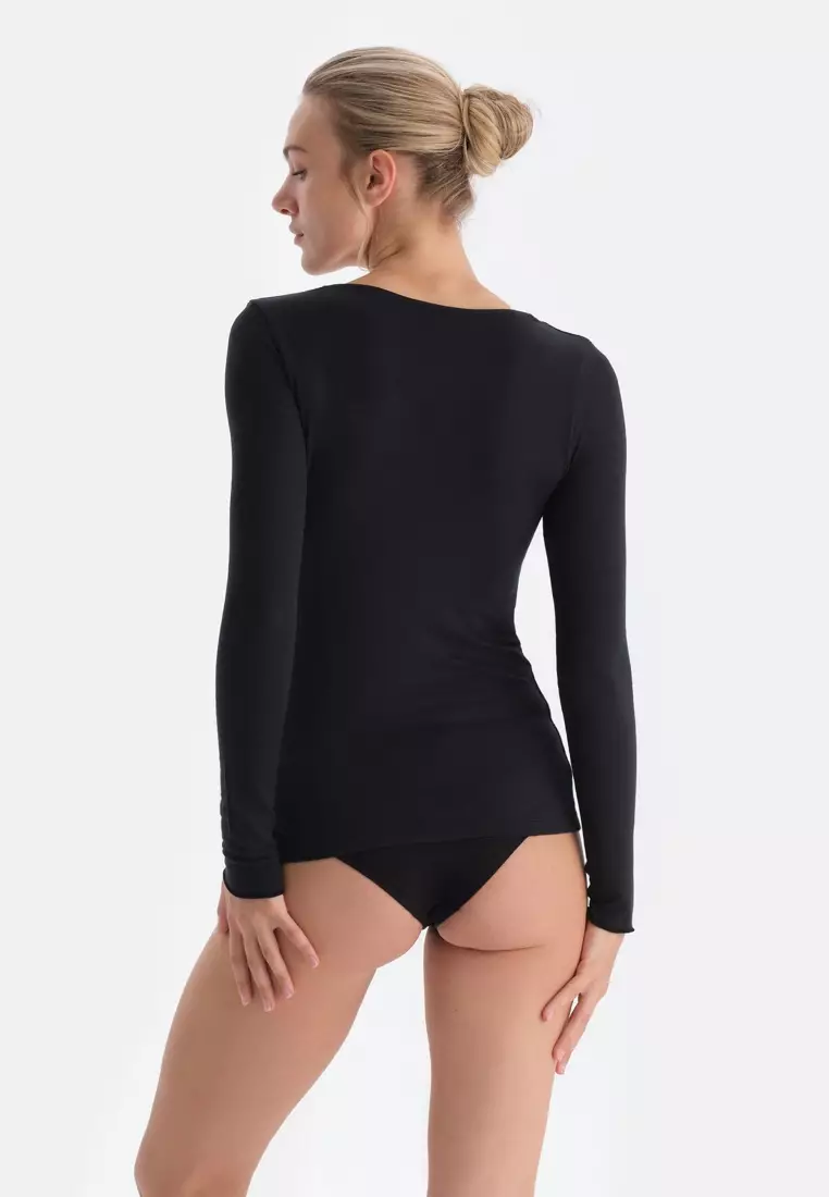 Buy DAGİ Black Basic Lace T-Shirt, V-Neck, Regular Fit, Long