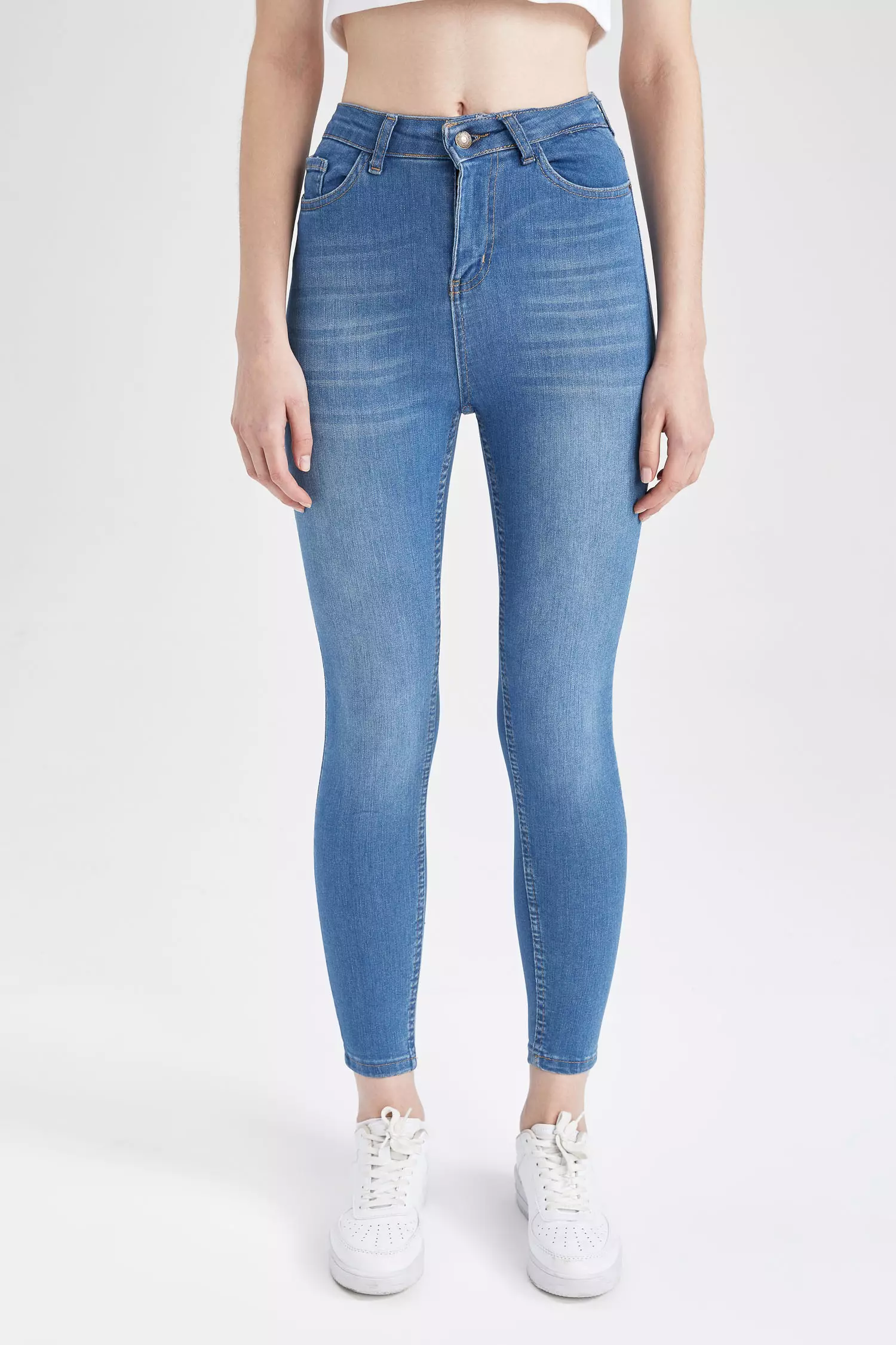Cheap trendy jeans outlet