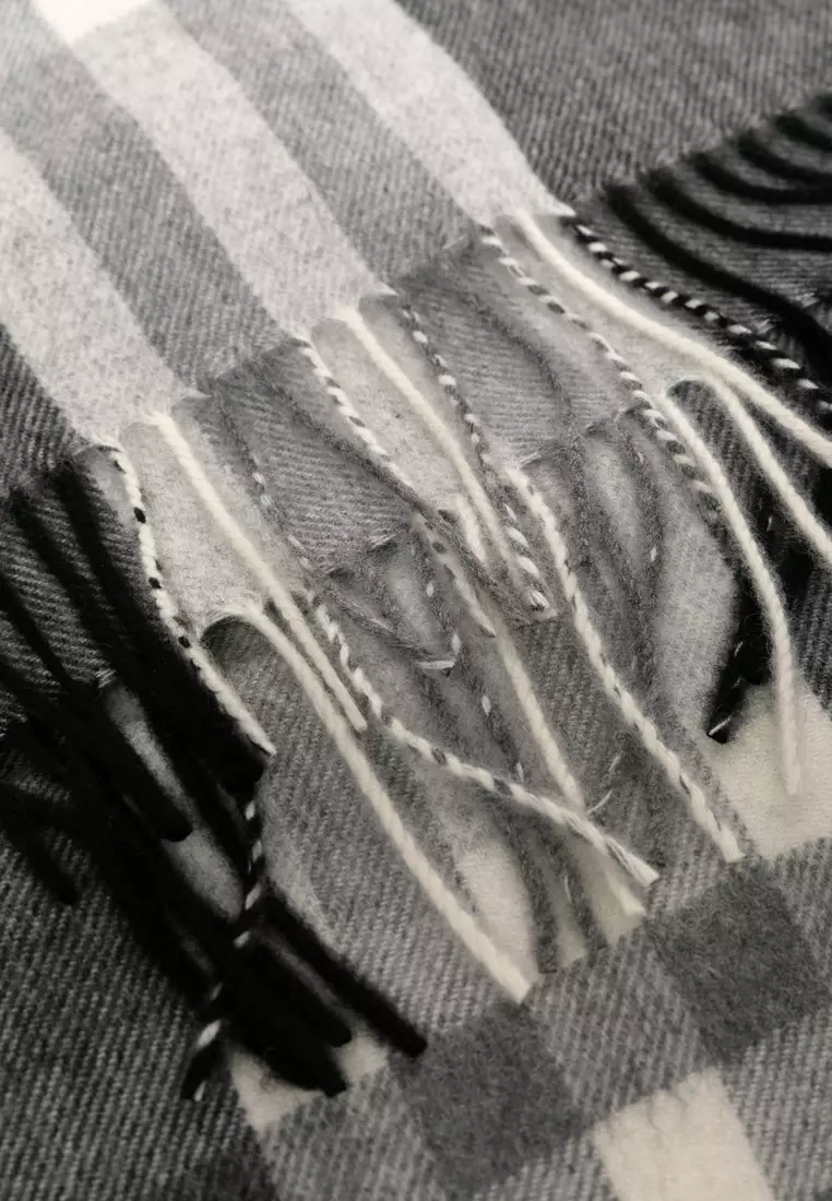 Burberry cashmere scarf white sale