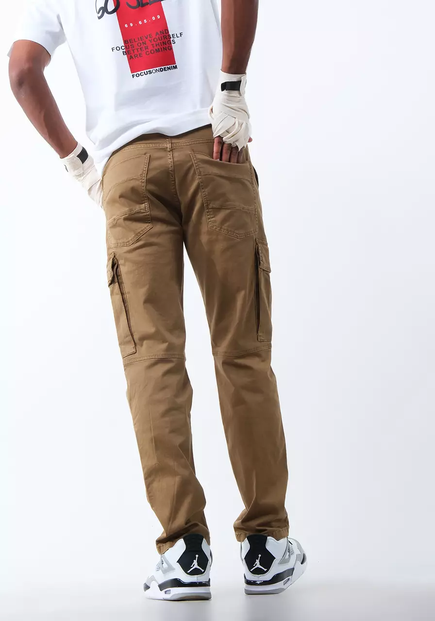 Celana Panjang Cargo Pria Slimfit Chan Brown