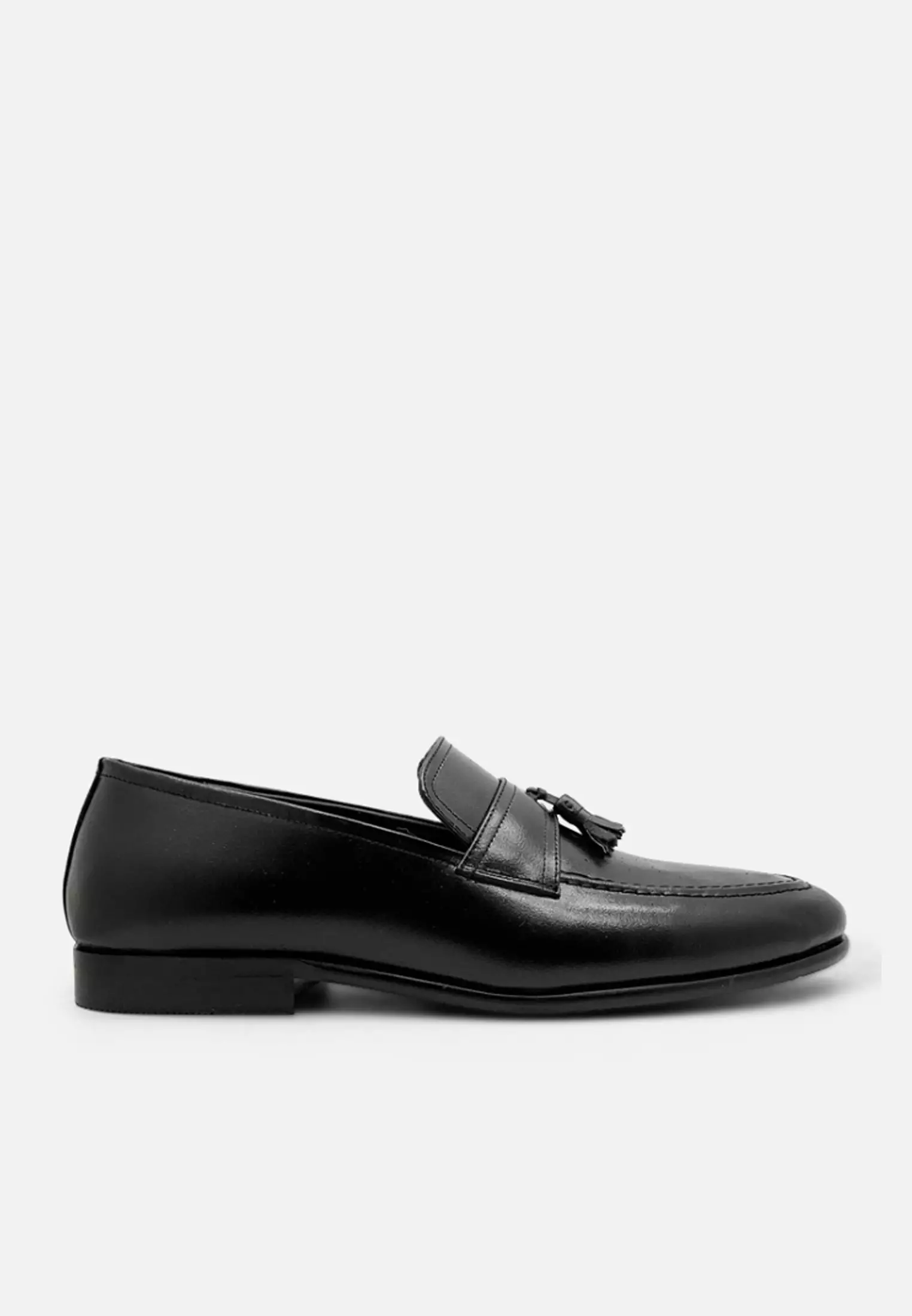 Ronan Sepatu Semi Formal Loafer Slip On Casual with Tassel Guinine Leather- Black