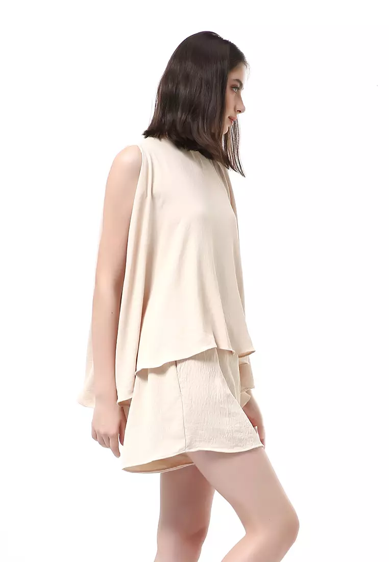 Nayra One Set Setelan Wanita Sleeveless Blouse with Short Pants Plain Motive Material Crepe Crinkle ORIGINAL - Cream