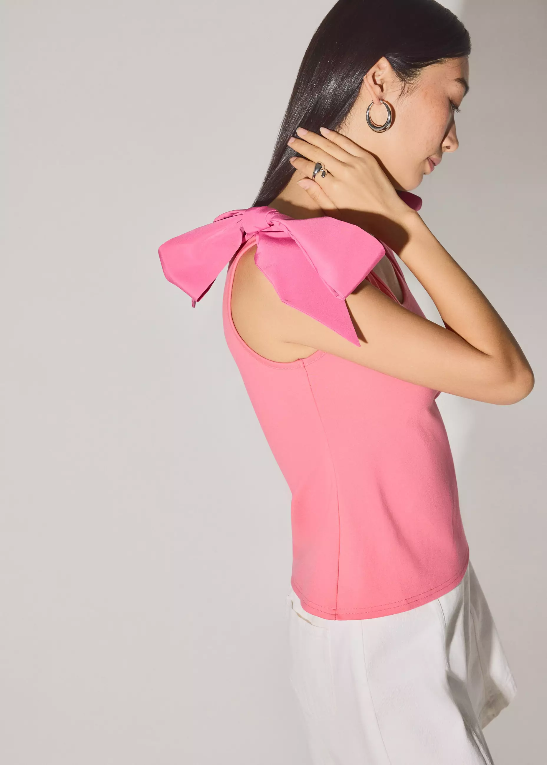 Atasan Wanita - Ribbon Tie Scoop Neck Fitted Top