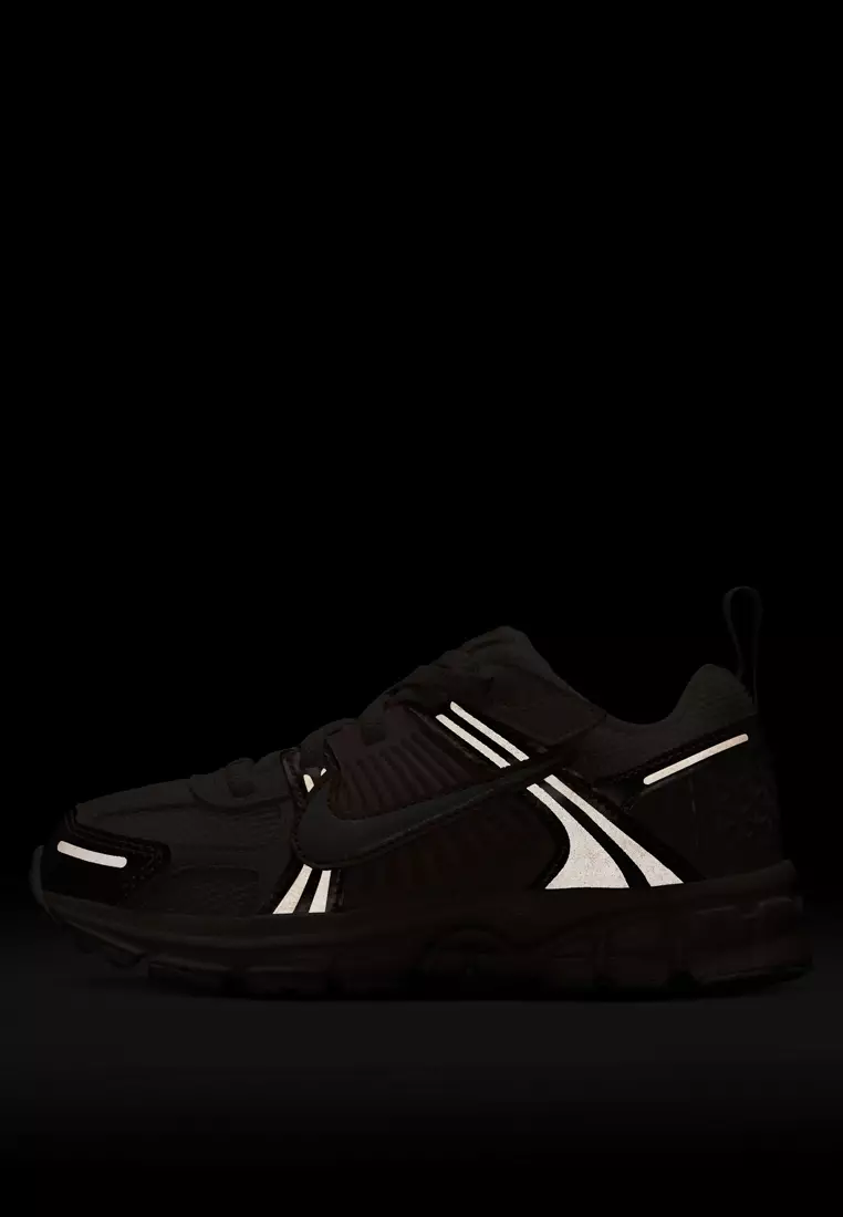 Vomero 5 Little Kids' Boys Shoes With Reflective Design Accents