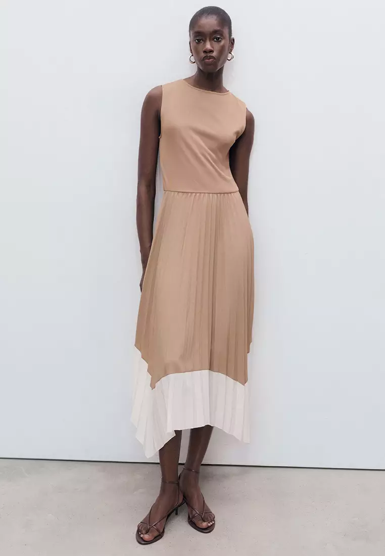 mango fashion dress Maxi dress era continues. Dress: @mango Maxi dress | Summer dress | Spring  fashion | Vacation dress | Vacation fit | Summer fit | Mango dress | Hawaii  fit