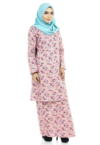 Buy Leinani Kurung Pahang from Ashura in Pink and Multi at Zalora